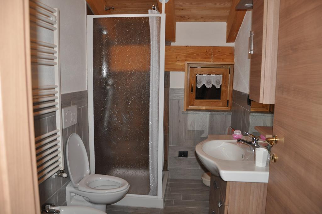 Le Foyer De La Ferme Aosta Quarto foto